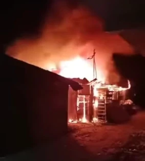 নোয়াখালীতে আগুনে পুড়ল ৬ দোকান